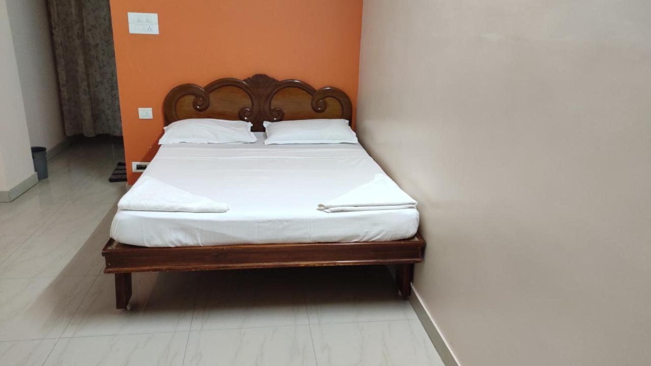 Sibi Lodge Coimbatore Exteriör bild