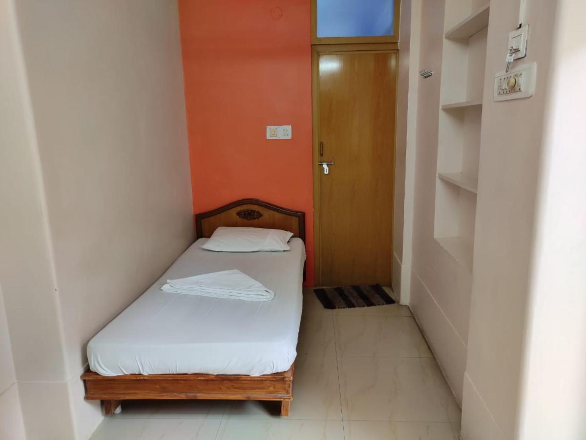 Sibi Lodge Coimbatore Exteriör bild