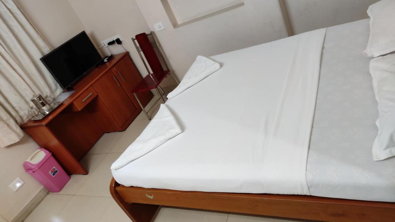 Sibi Lodge Coimbatore Exteriör bild